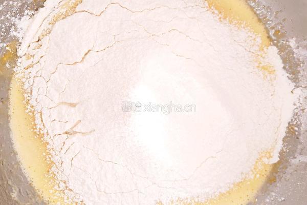 草莓浮云卷的做法图解3