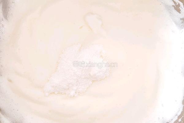 戚风蛋糕的做法图解8
