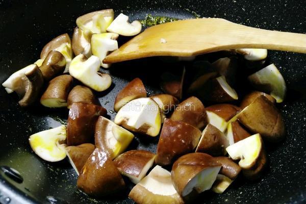 香菇油豆腐的做法图解6