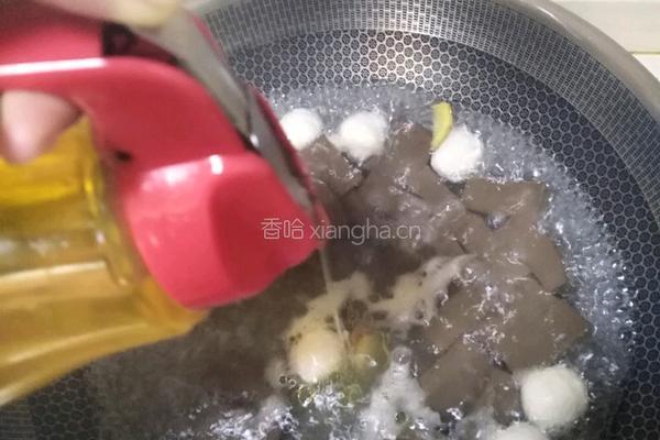 青菜肉丸牛血汤的做法图解2