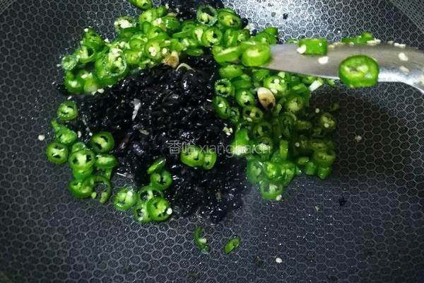 蚂蚁成群的做法图解3