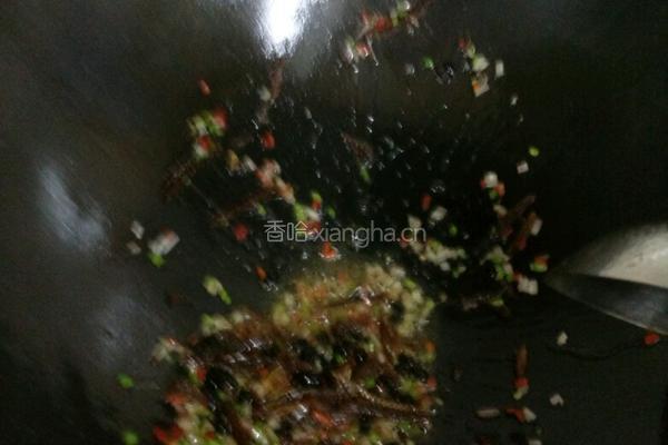 豆豉鲮鱼炒青菜的做法图解4
