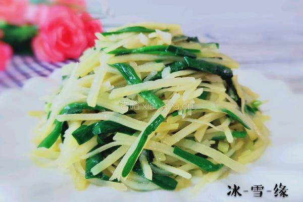 韭菜土豆丝的做法图解1