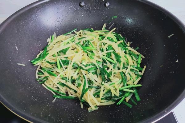 韭菜土豆丝的做法图解9