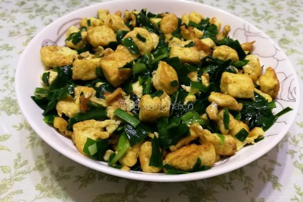 豆腐炒韭菜的做法图解5