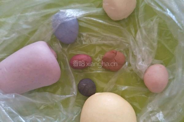 翩翩起舞的花蝴蝶馒头的做法图解2