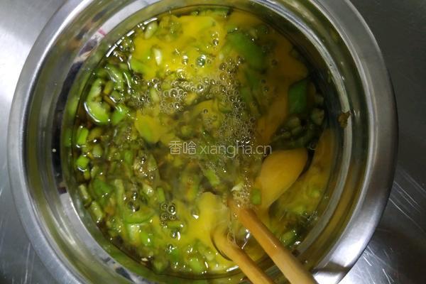 青椒鸡蛋烙的做法图解3