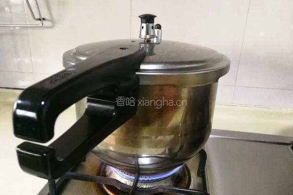 花椒牛肉萝卜汤的做法图解10