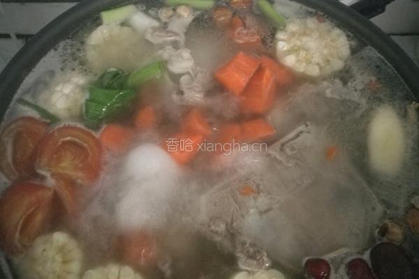 玉米胡箩卜炖筒子骨（电磁炉）的做法图解6
