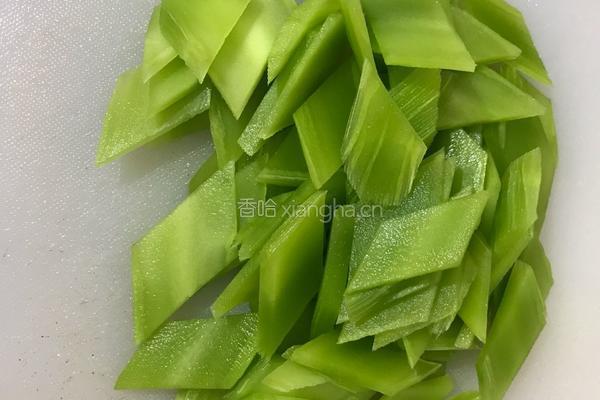 火腿木耳炒莴笋的做法图解2