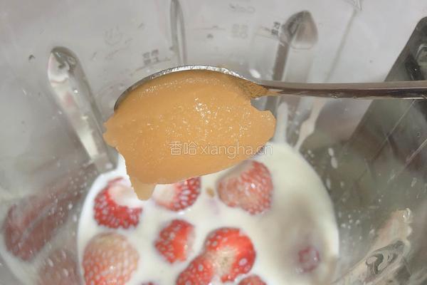 草莓黄桃酸奶奶昔（粉红佳人）的做法图解6