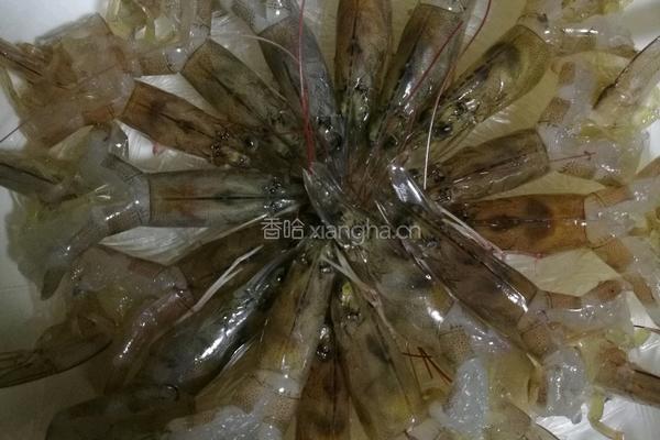 蒜蓉粉丝开边虾的做法图解2