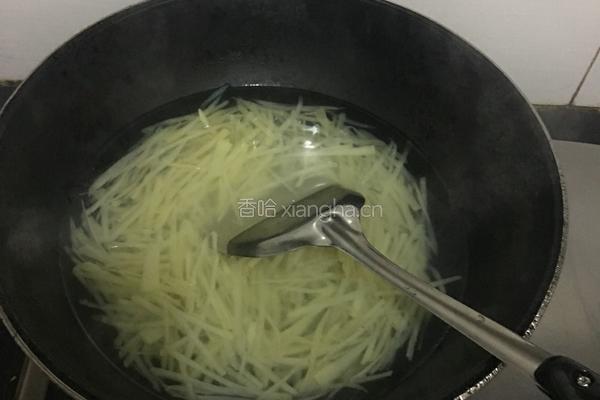 凉拌土豆丝的做法图解2