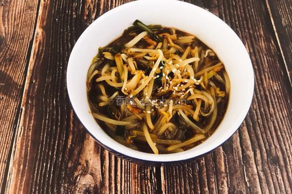 五花肉炒豆芽的做法图解8