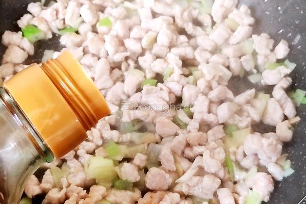 辣味榆钱炒肉的做法图解9