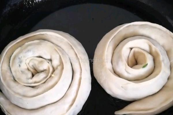 盘丝韭菜饼的做法图解12