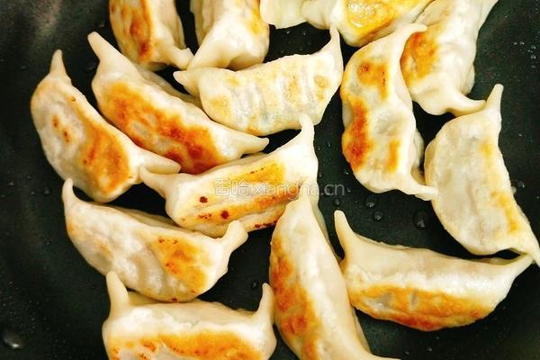 荠菜(野菜)饺子的做法图解9