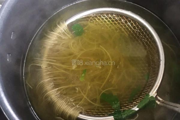 凉拌菠菜粉条的做法图解4