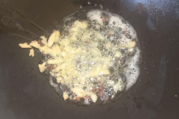 腊肠炒角瓜的做法图解3