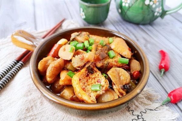 酸菜油豆腐烧肥肠的做法图解13