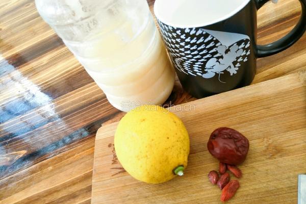 柠檬蜂蜜茶的做法图解1
