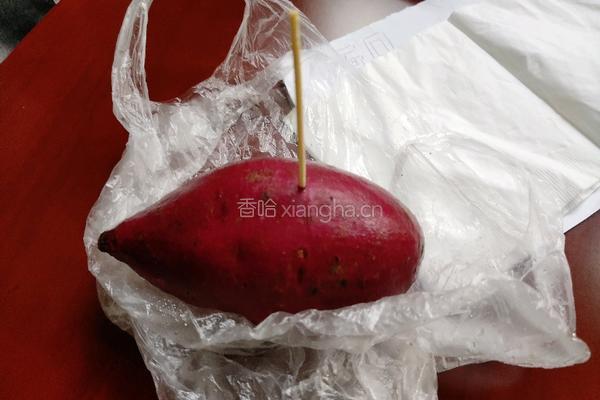 学校微波炉烤紫薯的做法图解2
