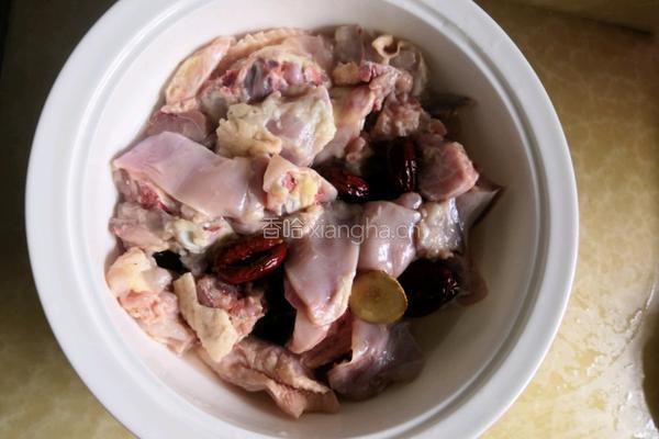 五料炖鸡汤的做法图解6