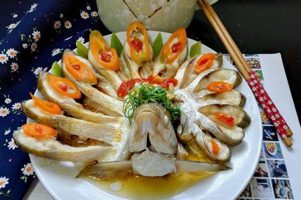 孔雀开屏鱼的做法图解8