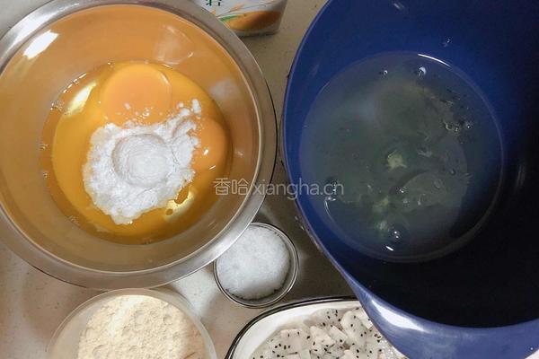 火龙果舒芙蕾松饼-甜品收割机的做法图解1