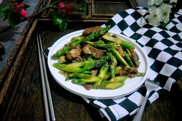 猪肉炒芦笋的做法图解10