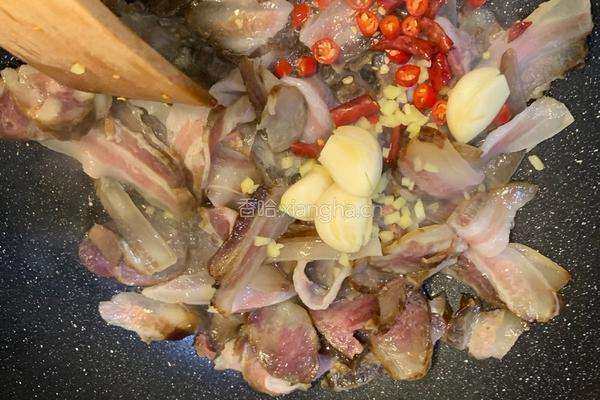 家常腊肉炒莴笋的做法图解5