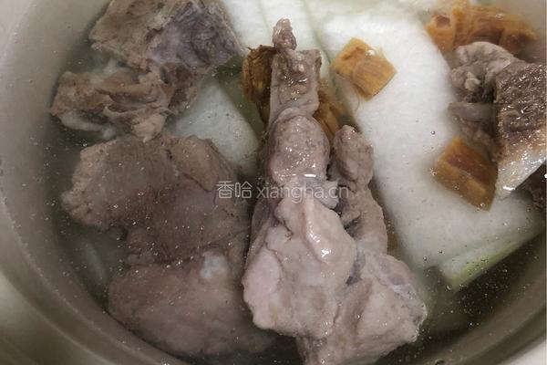 瑶柱冬瓜排骨汤的做法图解5