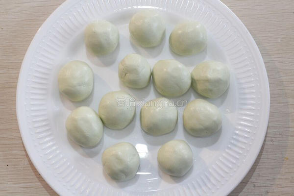 咸蛋黄肉松青团的做法图解10