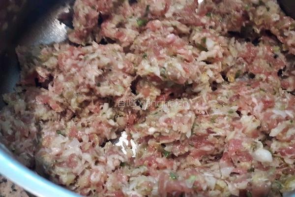 酸菜饺子的做法图解4