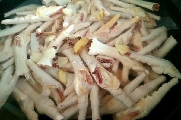 泡椒鸡脚的做法图解4