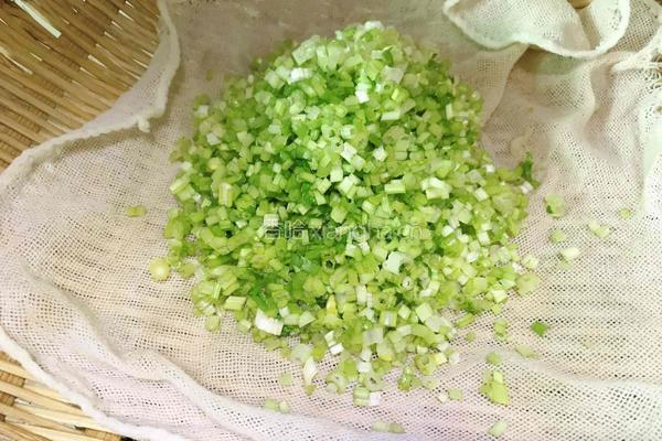 芹菜鲜肉饺的做法图解6