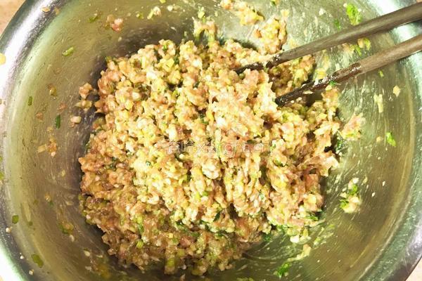 芹菜鲜肉饺的做法图解9