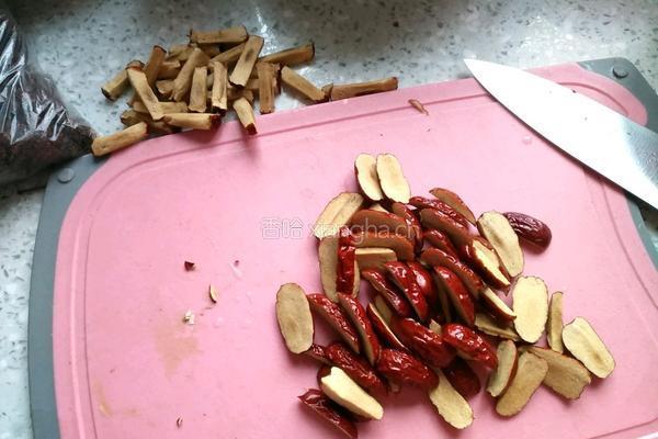 牛奶红糖枣糕（8寸）的做法图解1