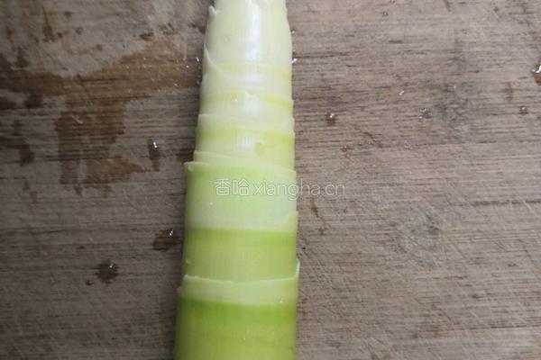 蛋抱笋的做法图解1