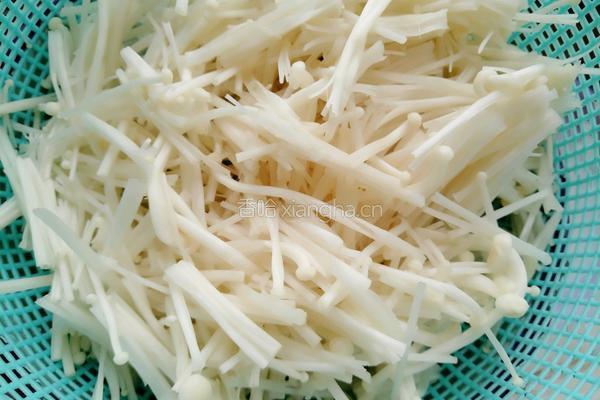 金针菇番茄蛋汤的做法图解5