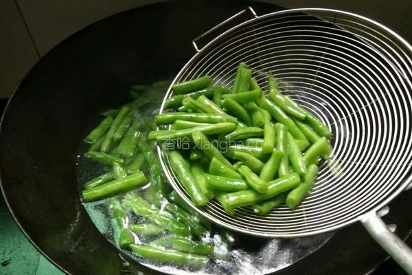 四季豆炒肉的做法图解4