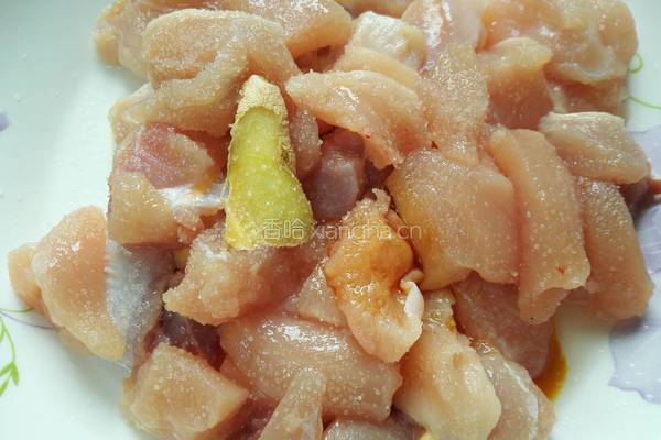 椒盐牙签肉的做法图解1