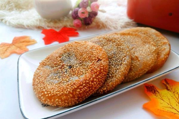 芝麻豆沙糯米饼的做法图解1