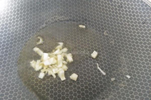 雪里红黄豆炒肉末#春季时令菜菜谱#的做法图解5