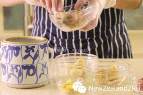 马蹄排骨新西兰花胶汤的做法图解6