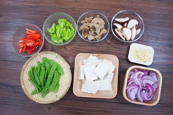 铁板千叶豆腐的做法图解1