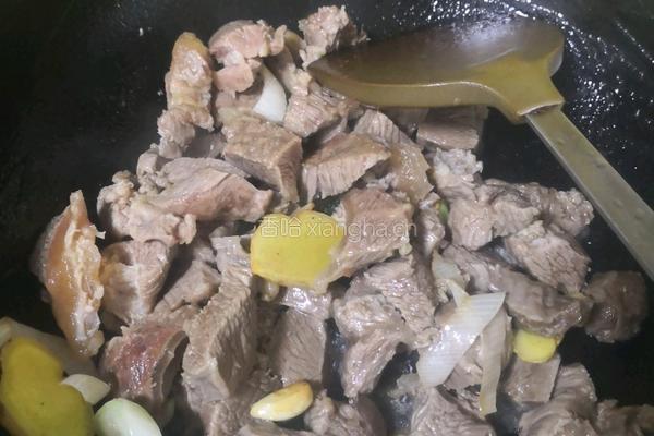 砂锅春笋炖牛肉的做法图解8