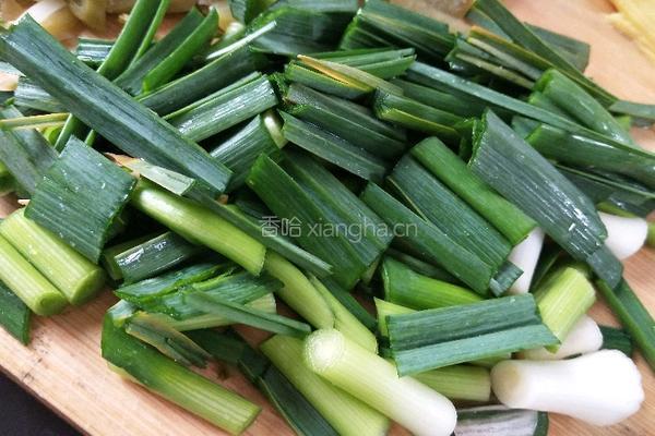 酸菜肥肠的做法图解5