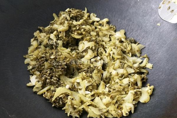 酸菜肥肠的做法图解6