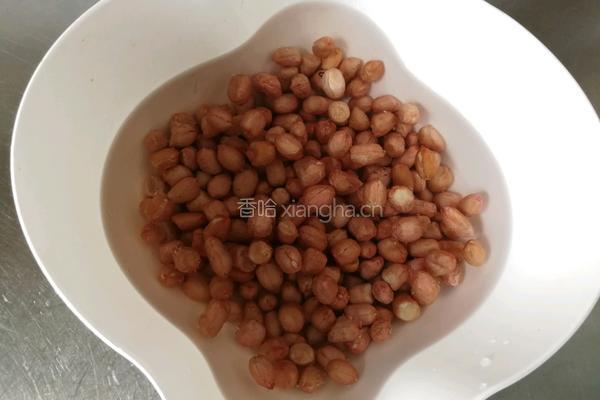 烤花生米的做法图解1